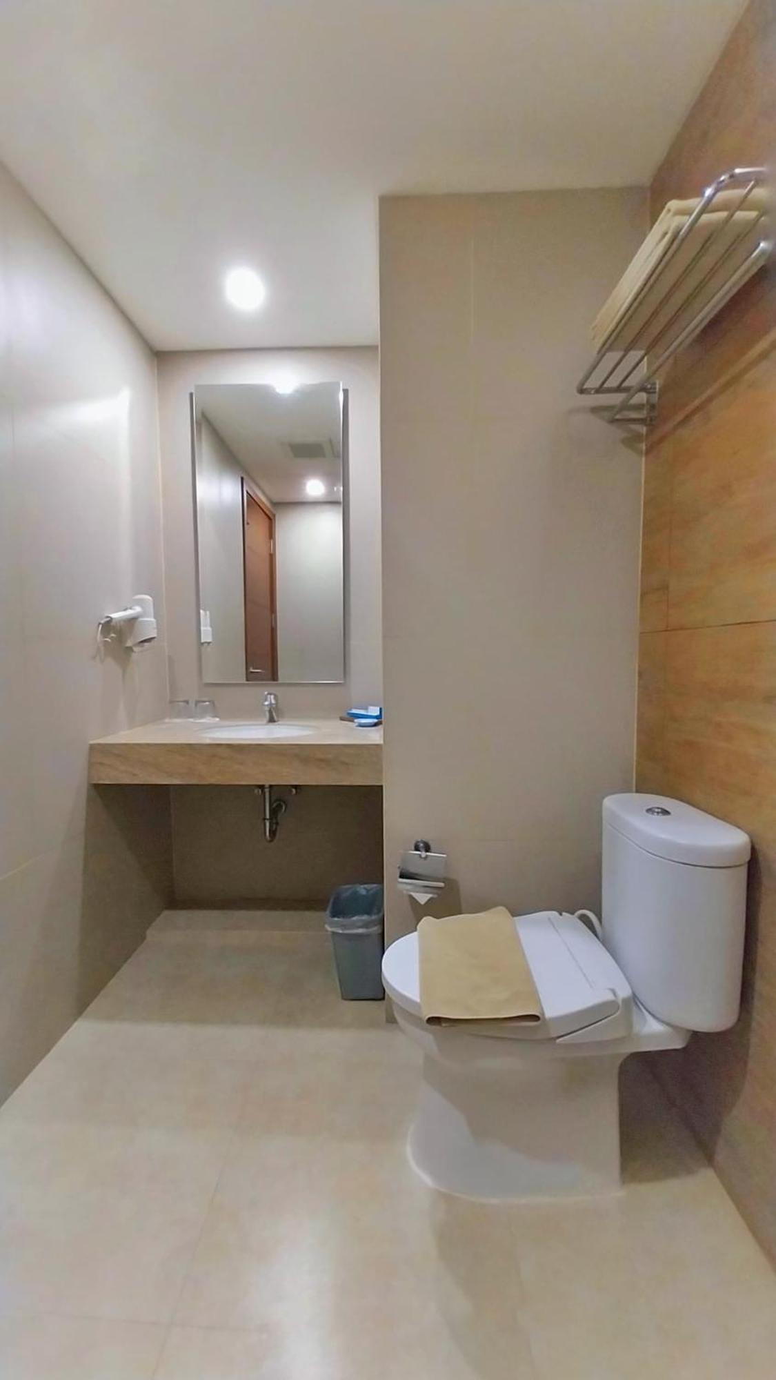 Hotel Brothers Biru Solo Baru Esterno foto