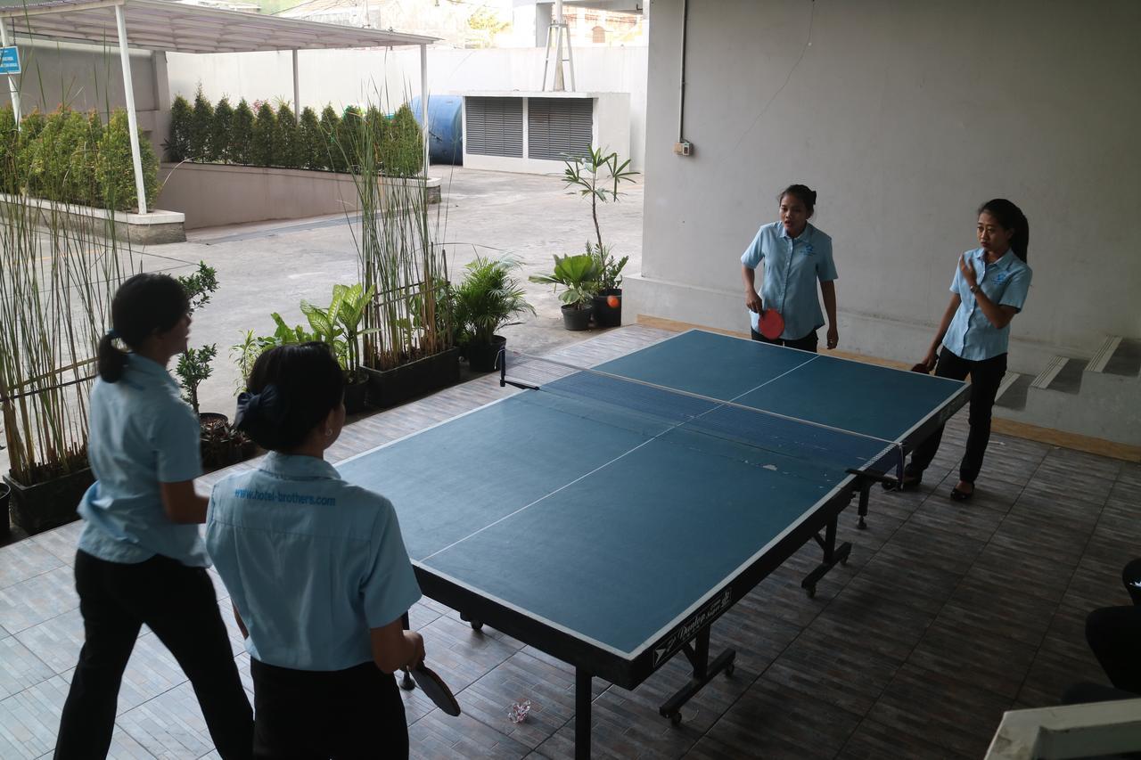 Hotel Brothers Biru Solo Baru Esterno foto