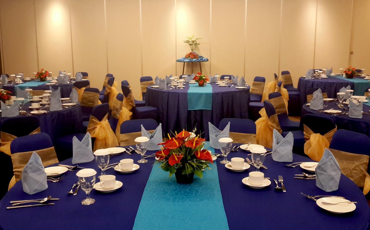 Hotel Brothers Biru Solo Baru Esterno foto