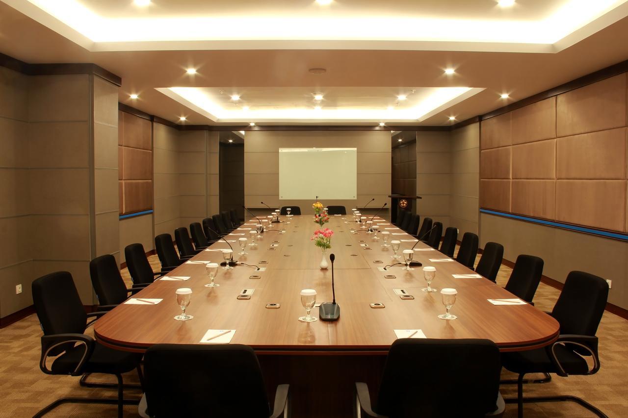 Hotel Brothers Biru Solo Baru Esterno foto