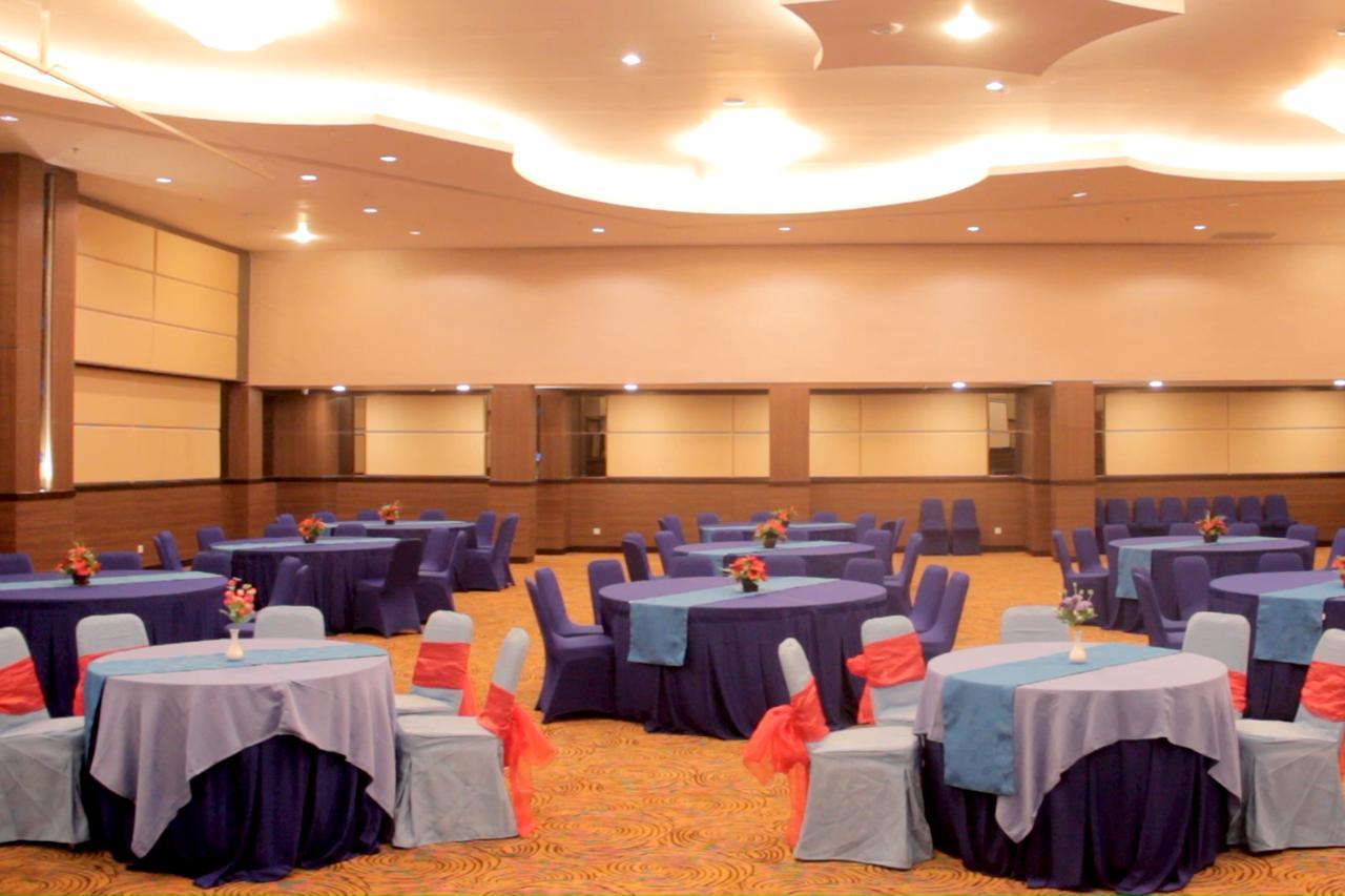 Hotel Brothers Biru Solo Baru Esterno foto