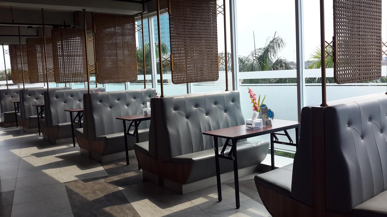 Hotel Brothers Biru Solo Baru Esterno foto