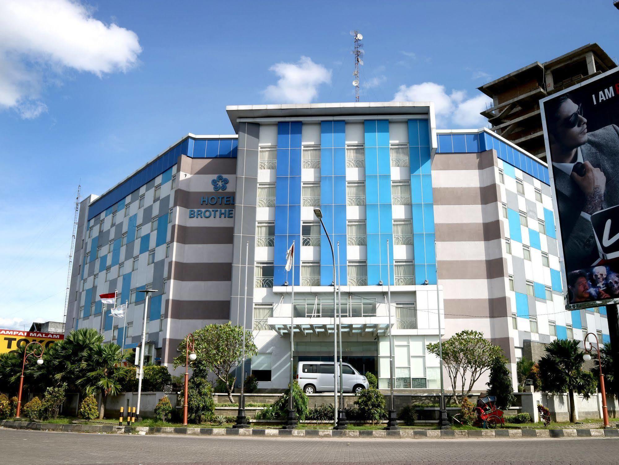 Hotel Brothers Biru Solo Baru Esterno foto