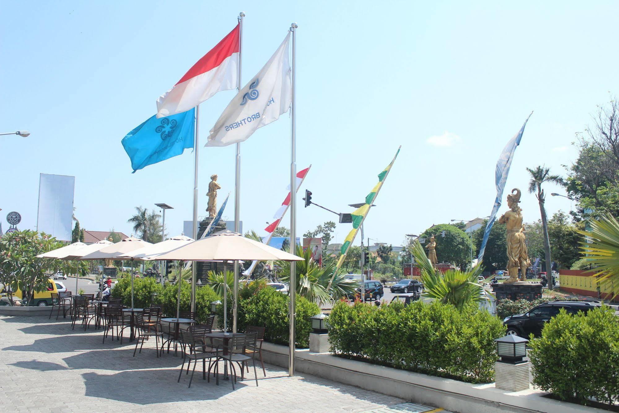 Hotel Brothers Biru Solo Baru Esterno foto