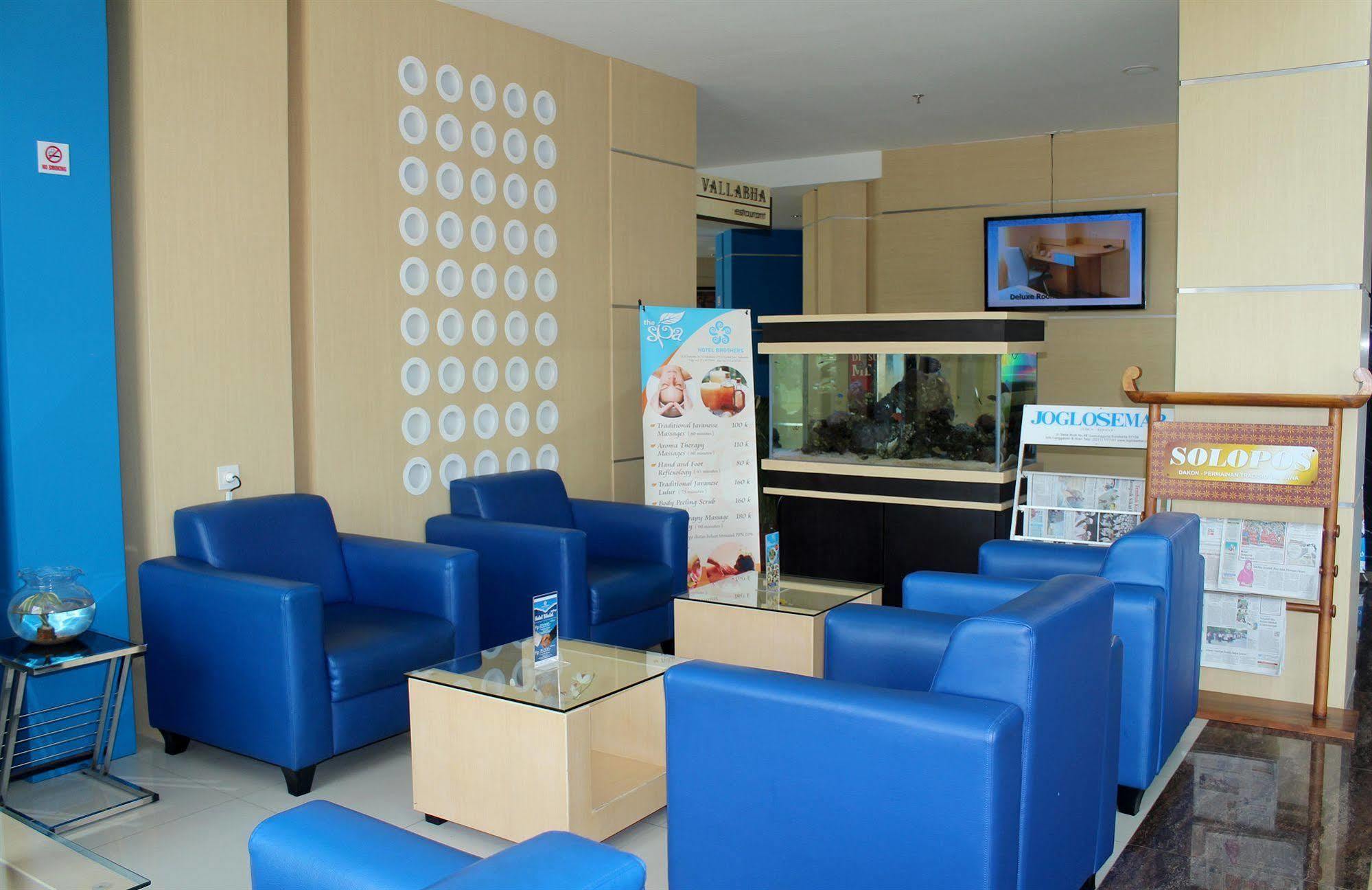 Hotel Brothers Biru Solo Baru Esterno foto
