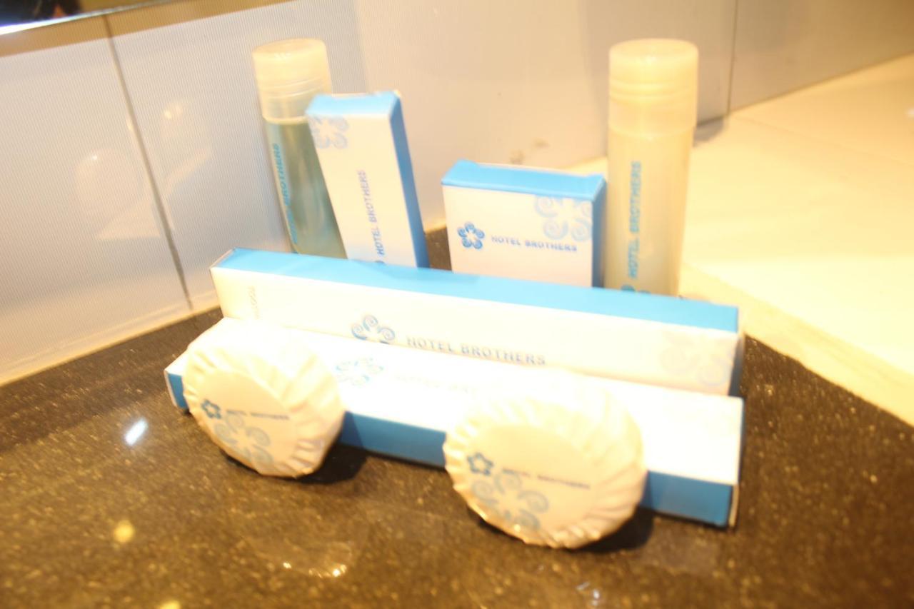 Hotel Brothers Biru Solo Baru Esterno foto
