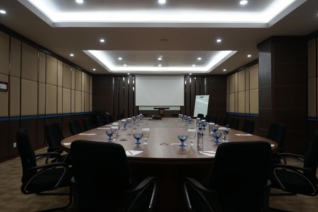 Hotel Brothers Biru Solo Baru Esterno foto