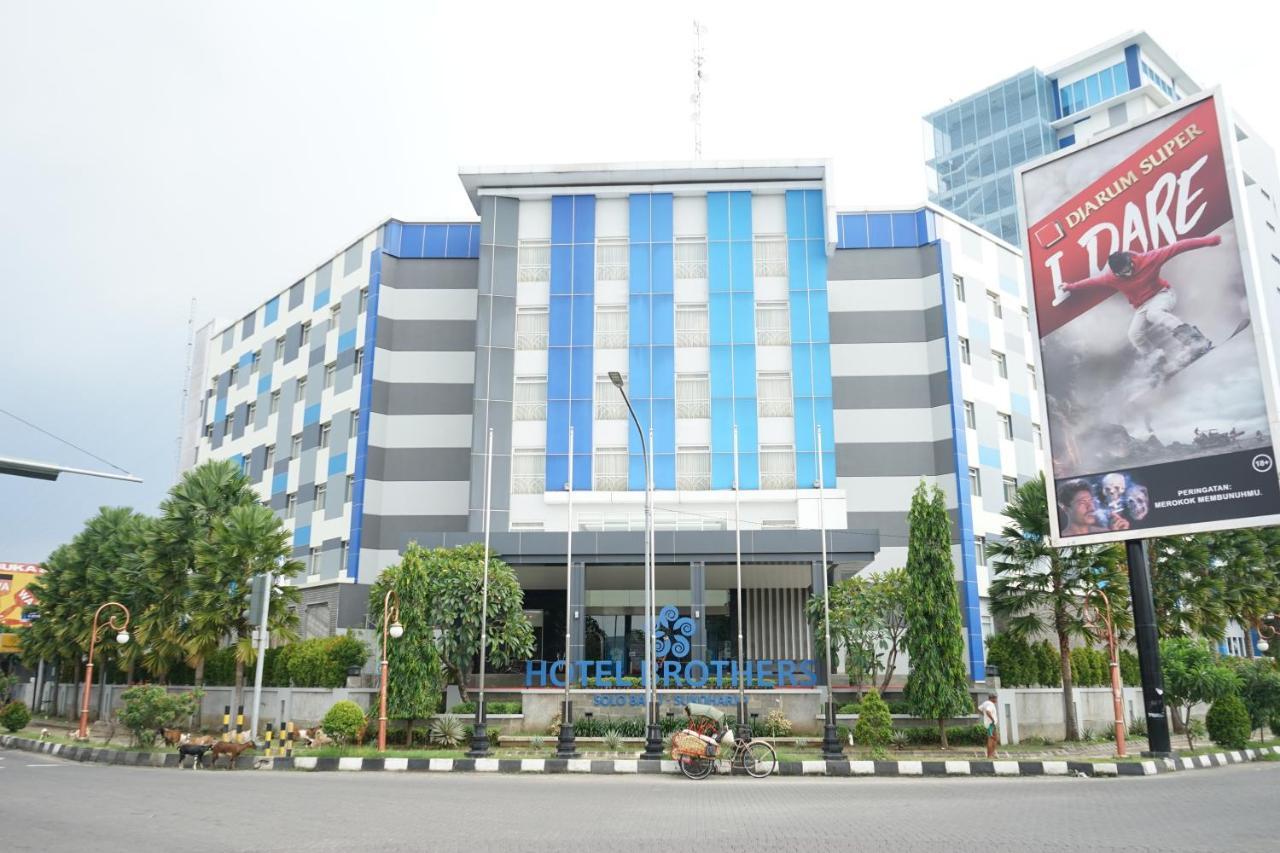 Hotel Brothers Biru Solo Baru Esterno foto