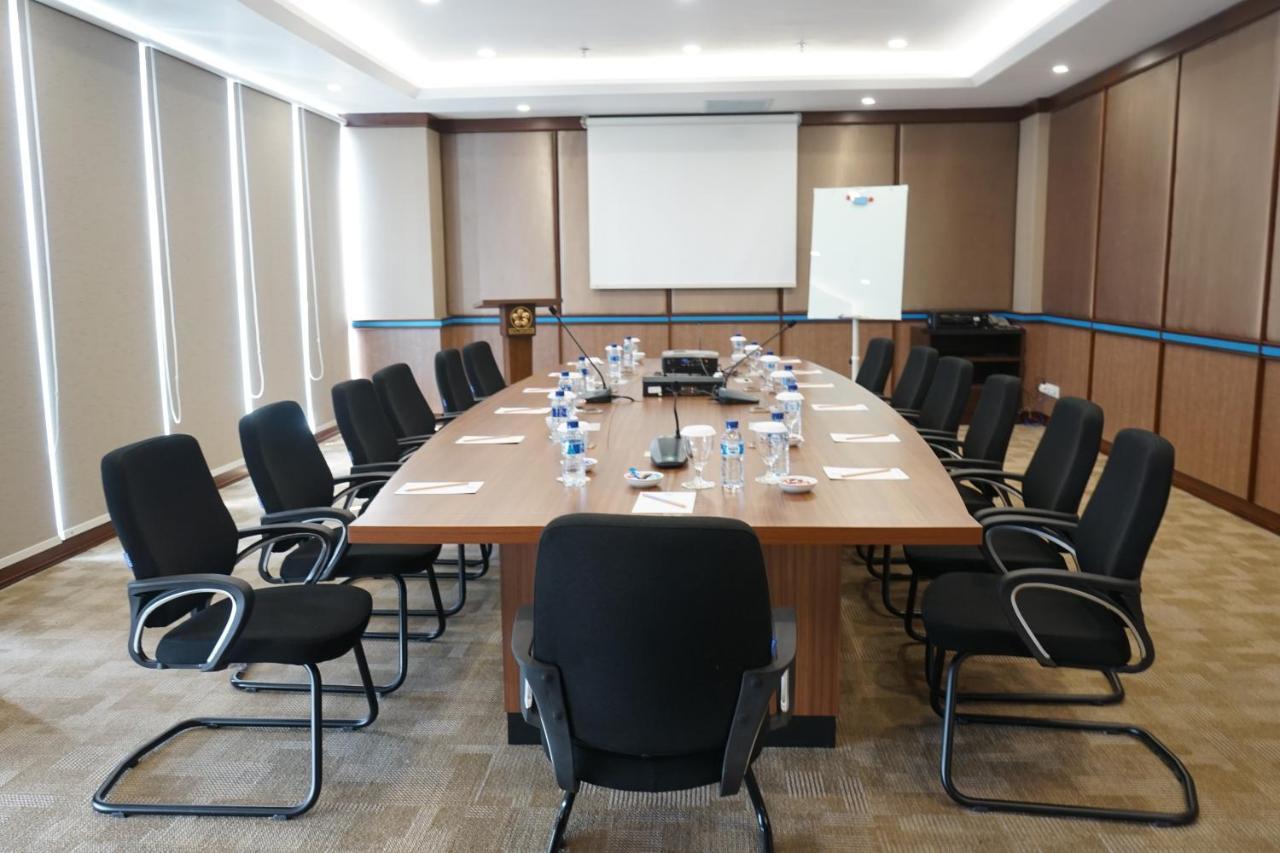 Hotel Brothers Biru Solo Baru Esterno foto