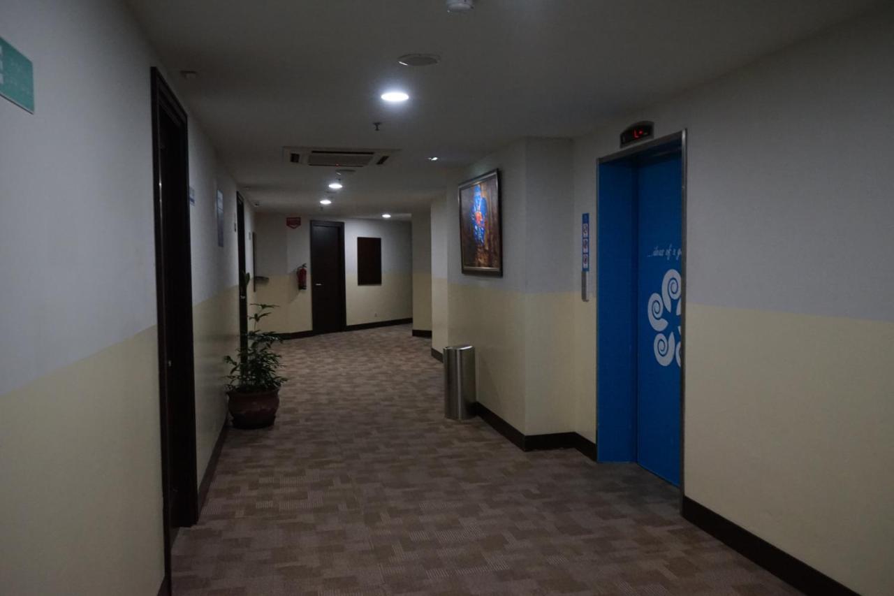 Hotel Brothers Biru Solo Baru Esterno foto